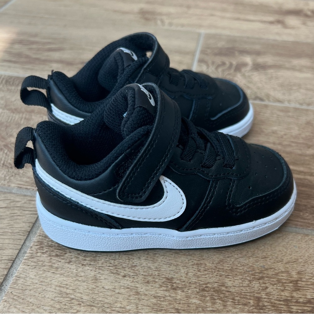 Baby/Toddler Nike Court Borough Low Tops size 6c